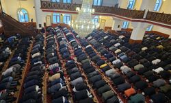 Bursalılar Bayram namazı için camilere akın etti 
