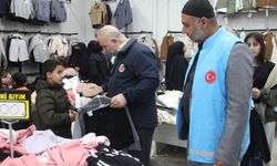 Cizre'de bin yetime bayramlık elbise yardımı yapıldı