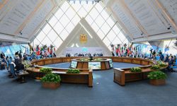 Endonezya'daki D-8 zirvesi ertelendi