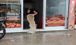 Esnaf altyapı sorununa tepkili: Her yağmurda aynı mağduriyeti yaşıyoruz