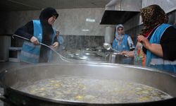 Gaziantep Osmanlı Camii'nde imece usulü iftar hazırlanıyor