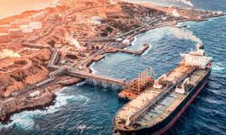 Hark Adası'nda petrol yüklemesi devam ediyor