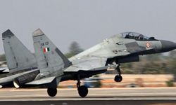 Hindistan'da savaş uçağı kayboldu
