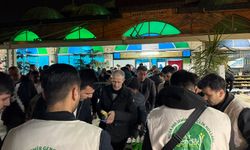 HÜDA PAR İzmir Hür Gençlik Kolları’ndan Kadir Gecesi’nde camilerde ikram