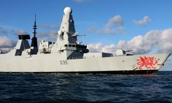 İngiliz savaş gemisi doğu Akdeniz'e doğru yola çıktı