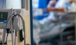 İngiltere'de menenjit salgını hızla yayılıyor: Vaka sayısı 20'ye yükseldi, 2 ölü 