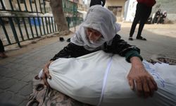 İşgalciler Gazze'de ateşkesi yine ihlal etti: 3 şehit