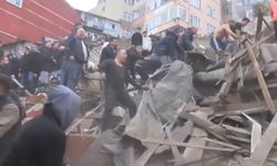 İstanbul Fatih'te 2 bina çöktü: Enkaz altından 7 kişi çıkarıldı