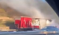 İzmir’de kağıt havlu yüklü TIR’da yangın