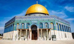 Kudüs hâkimiyet altında: Siyonist rejim Mescid-i Aksa'yı zorla boşalttı