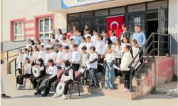 Kur’an’a geçen öğrencilere Kur’an-ı Kerim hediye edildi