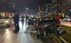 Malatya'da 2 otomobil çarpıştı: 3 yaralı