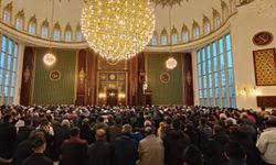 Malatya'da bayram namazında camiler doldu taştı