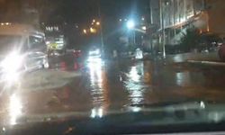 Mardin’de sağanak yağış etkili oldu: Yollar göle döndü