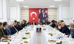 Mersin Valisi Toros, Aydıncık’ta kamu görevlileriyle sahur programında buluştu