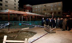 Mersin'de bir pazar yerinde yağış sonrası çökme meydana geldi