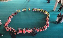 Minik çocuklardan cami ziyareti