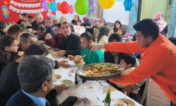 Minik öğrenciler velileriyle iftar sofrasında buluştu