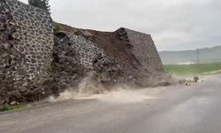 Şırnak'ta istinat duvarı yağışa dayanamadı