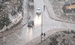 Şırnak'ta lapa lapa kar yağdı