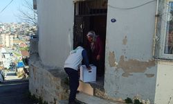 Umut Kervanı İzmir'de Ramazan ayı vesilesiyle yüzlerce aileye yardımda bulundu