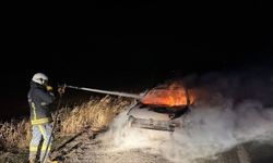 Van’da seyir halindeki araç alev aldı