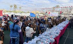 Yetimler Vakfı Gazze’de çocuklara bayram sevinci yaşattı