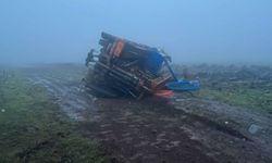 Yoğun sis kazaya neden oldu: İş makinesi kontrolden çıktı