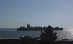 ABD, İran gemisini vurdu: Ateşkes fiilen çöktü