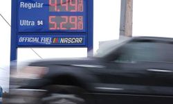 ABD'de benzin fiyatı 4 doların üzerinde