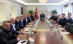 Bakan Bayraktar'dan madenciler için mesaj: İşçi haklarının korunmasının takipçisi olacağız