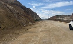 Batman'da heyelan sonrası kapanan yol yeniden ulaşıma açıldı