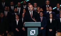 Bulgaristan seçimlerinde zafer eski Cumhurbaşkanı Radev'in