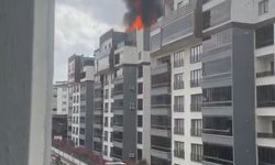 Bursa’da 8 katlı apartmanda yangın: Kurtarma çalışmaları sürüyor