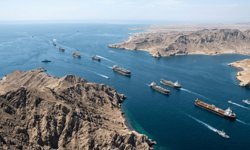 CENTCOM: İran'a giden petrol tankerinin geçişi engellendi