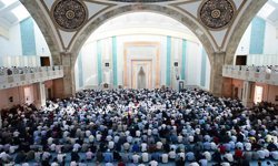 Cuma hutbesi: Birbirimize kenetlenelim, sorumluluklarımızı idrak edelim