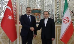 Dışişleri Bakanı Fidan, Iranlı mevkidaşı Erakçi ile görüştü