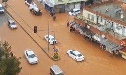 Diyarbakır'da etkili olan sağanak sonrası cadde ve sokaklar sular altında