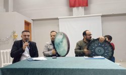 Engelli bireyler ilahi dinletisinde gözyaşlarına hakim olamadı