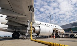 Financial Times: Avrupa havalimanlarında jet yakıtı krizi kapıda