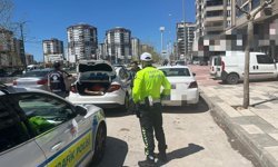 Gaziantep'te yaya ve araç trafiğini engelleyen materyaller kaldırıldı