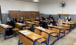 Gençler umre yolunda bilgiyle yarıştı