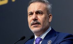 Hakan Fidan İngiltere'de