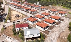 Hatay'da 28 köy evi depremzedelere teslim edildi