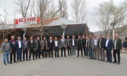 HÜDA PAR heyeti Ilıcalar'da muhtarlarla bir araya geldi