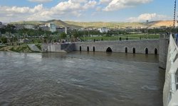 Ilısu Barajı'nda kapaklar açıldı: Cizre'de su seviyesi yükseldi