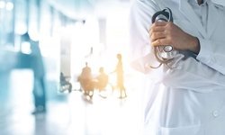 İngiltere'de hastanelerde hemşireler doktor yerine kullanılıyor