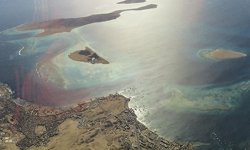 İran, Hürmüz Boğazı'nda tanker geçişlerini askıya aldı