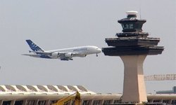 İran'da uluslararası uçuşlar yeniden başladı 