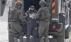 İşgal rejimi Batı Şeria'daki baskınlarında birçok kişiyi alıkoydu